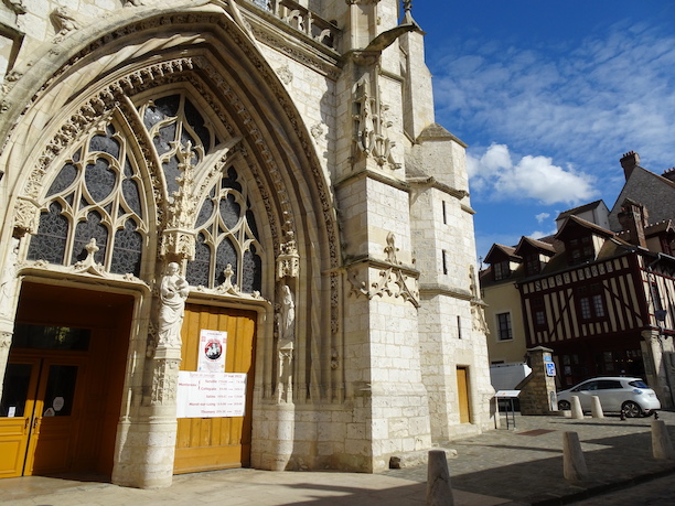 Banderole à Moret-sur-Loing.