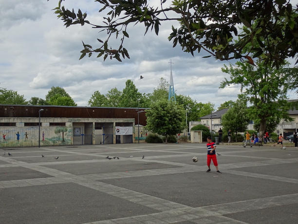 Banderole à Montereau-fault-Yonne (Surville).