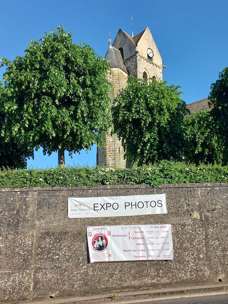 Banderole à Ville-Saint-Jacques.